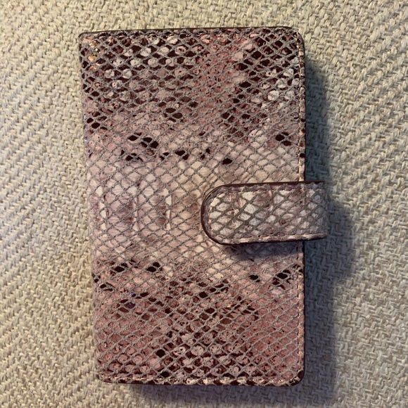 Purple lizard skin snap wallet with outer zip pocket.       3” x 5”. - Picture 1 of 8